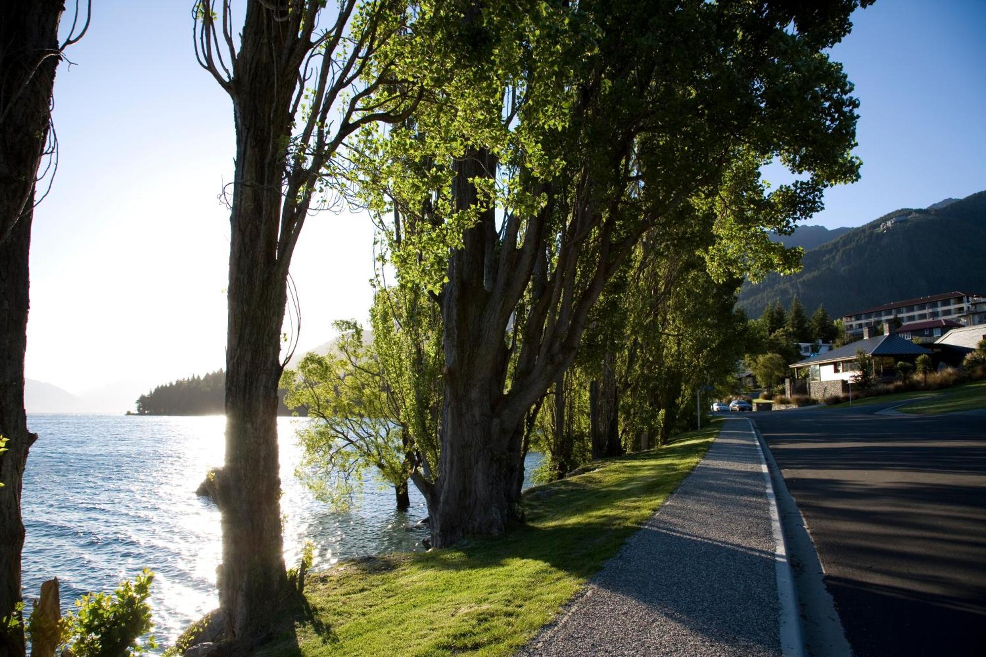 Garden Court Suites & Apartments Queenstown Exterior photo